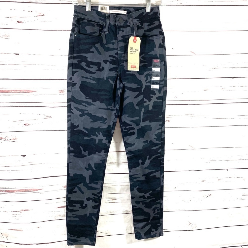 Levi’s 721 High Rise‎ Skinny Jeans Camouflage Sz 27